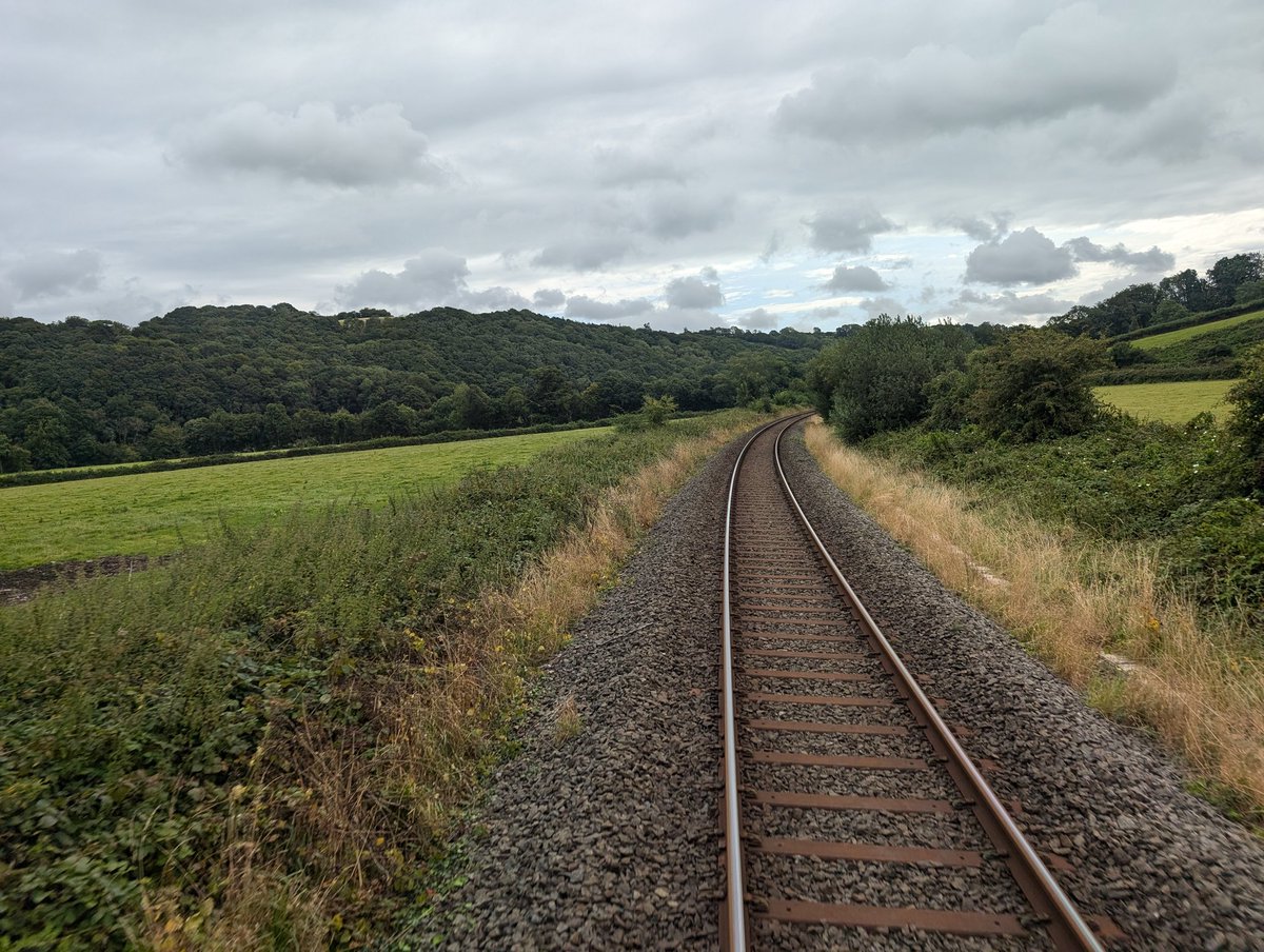 Good morning! I'm currently working a very grey train Barnstaple 😁