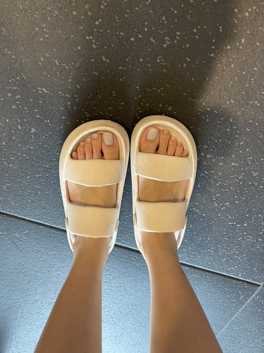 AddieFootDiary's tweet photo. #台中人妻 #原味襪 #足控 #足裏 #素足 #美腿 #美腳 #腳趾 #腳指控 #裸足 #腳 #腳控 #腳控福利 #腳腳 #戀腳 #戀足癖 #戀足 #腿 #腿控 #腿控福利 #裸の足 #足の裏 #足の指 #feets #legs #beautifullegs #beautifulfeet #beautifulfoot https://t.co/XjC4DPX39m