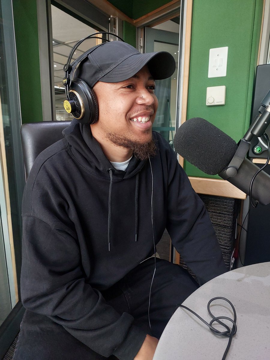 A big thank you to @channelafricaradio and everyone who tuned in 😅🙏🏽

LEAP OF FAITH EP OUTNOW ON ALL STORES! 🕺🏽

LINK IN BIO 🔗 

#LeapOfFaithEP #soulfulamapiano #privateschoolpiano #newmusicalert #christianschoolpiano