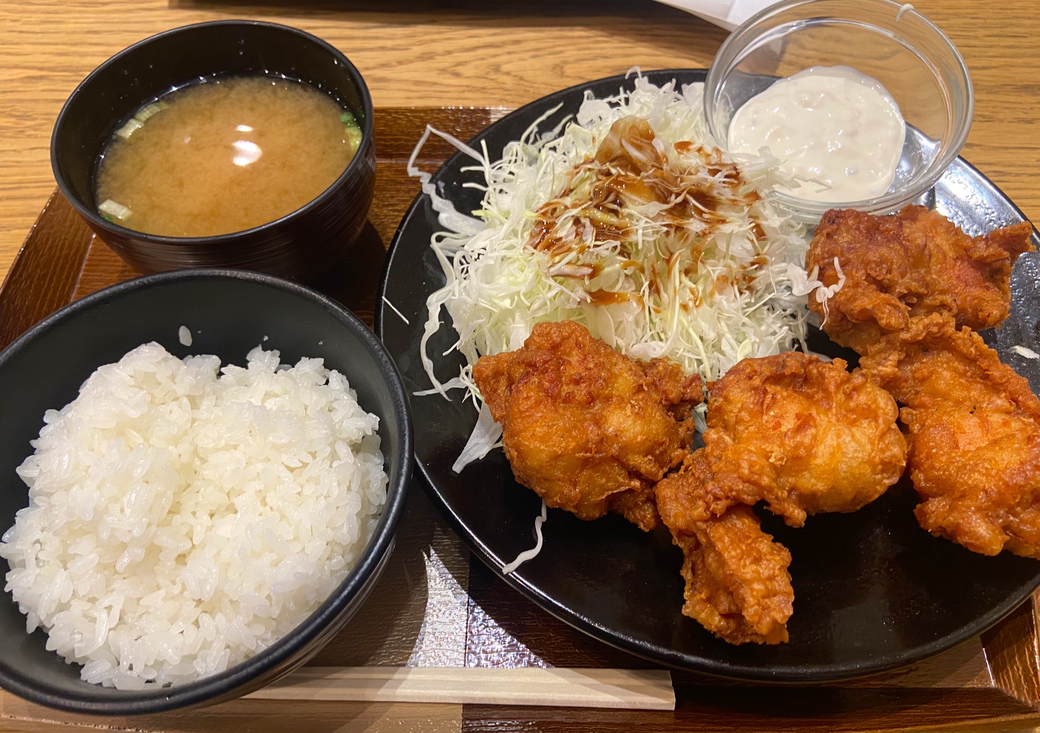 三角ダンベル　唐揚げ定食(大盛り) 三角ダンベル 唐揚げ定食(大盛り) Gluttony] Big fried chicken