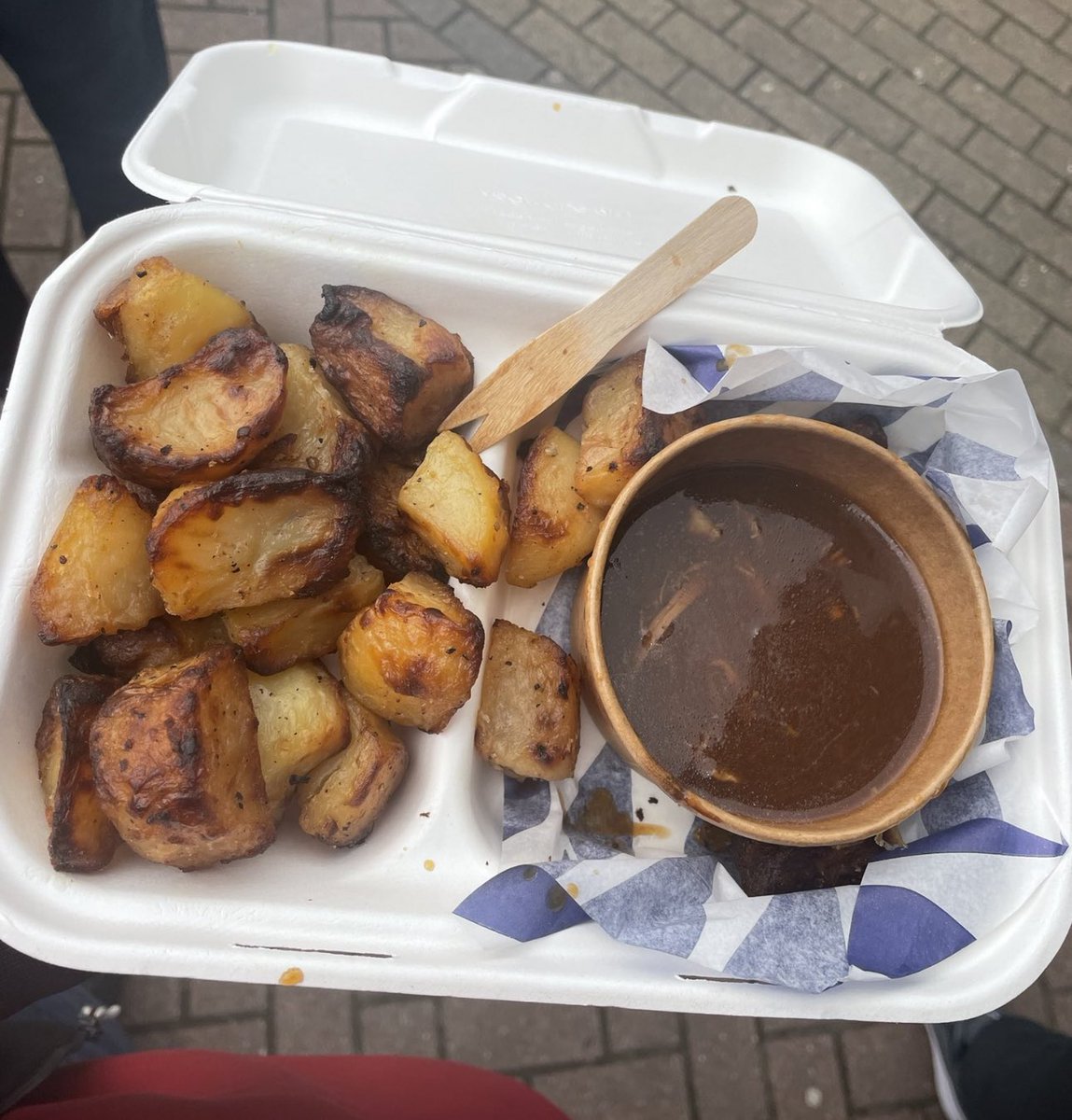 Roast potatoes with beef gravy at Huddersfield Town (<a href="/htafc/">Huddersfield Town</a>) 

💷 £3.50