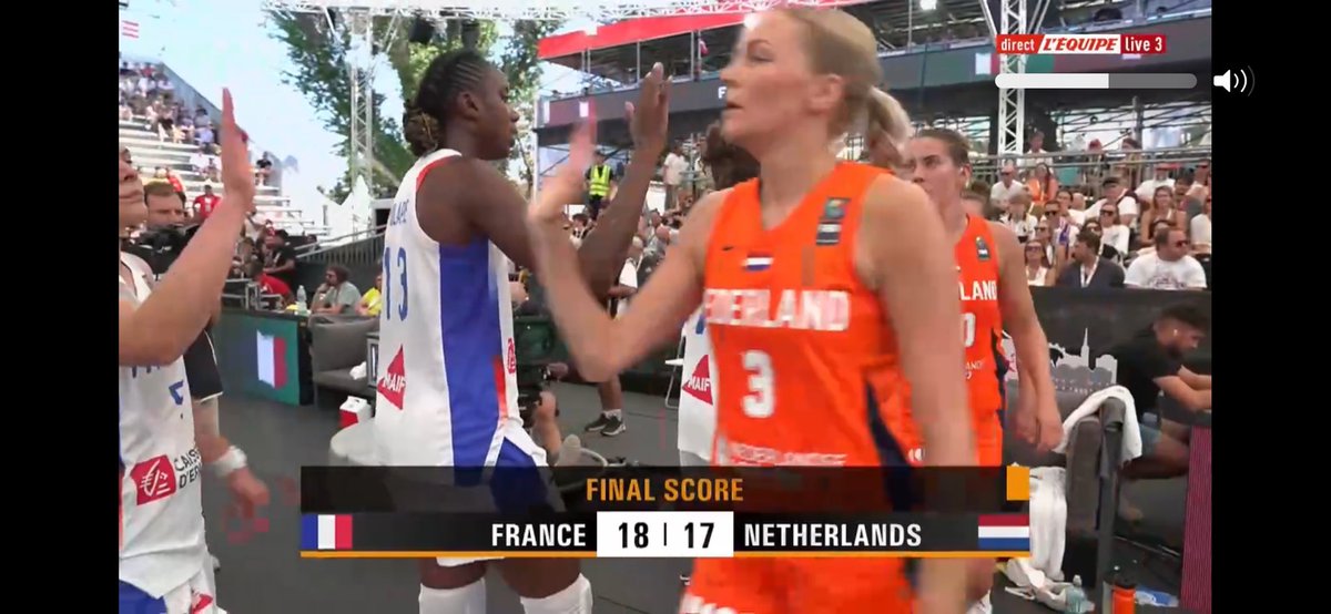 pierrelatchere8's tweet image. #lequipelive #basket3x3
Elles sont en finale 🤩
Mais faites une statue à Marie Ève Paget
Quelle équipe,quelle fierté
💙🤍❤️