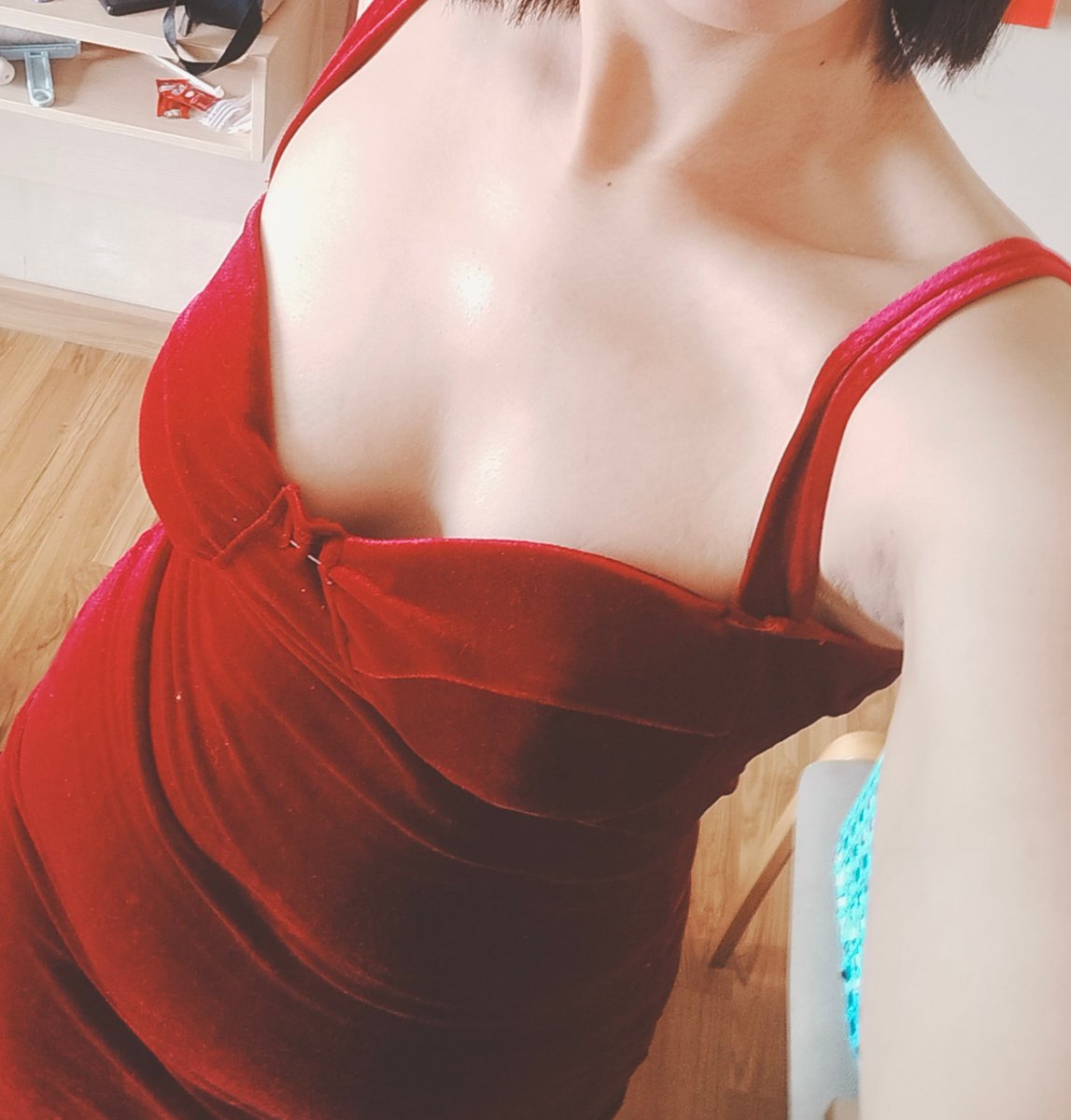 ใส่ชุดแดงไม่ร้อนแรงได้ไง