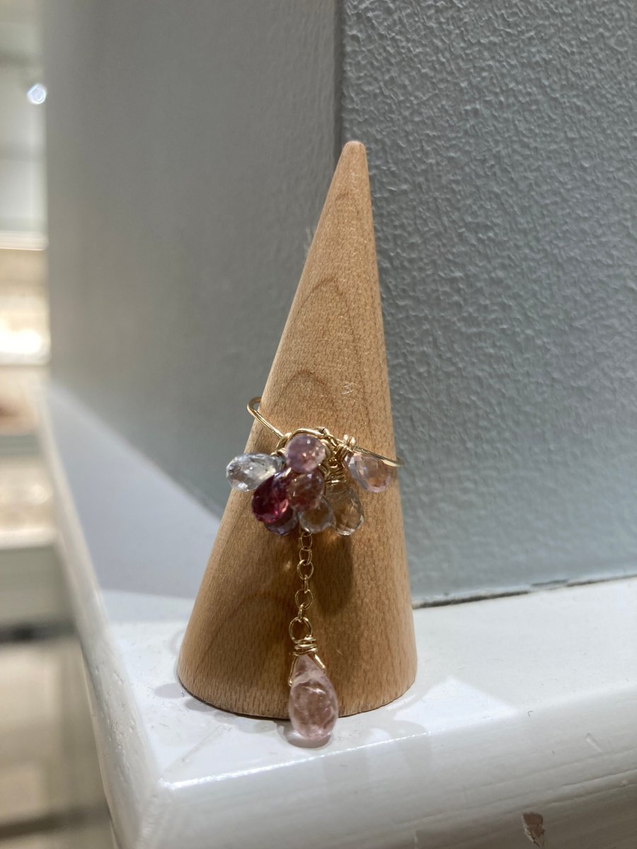osakireach's tweet photo. 9月4日REACH大崎クラフトマーケット出店作家紹介
■雫アクセサリー
天然石のアクセサリーを制作販売しています。天然石を身近に感じて頂きたく、様々なシーンにあったデザインをご用意しております。お好きな石を選んで…続きはこちら
#REACH大崎 #ハンドメイド #手作り市
https://t.co/oXNpCZUxtN https://t.co/GuoVfFX7PA