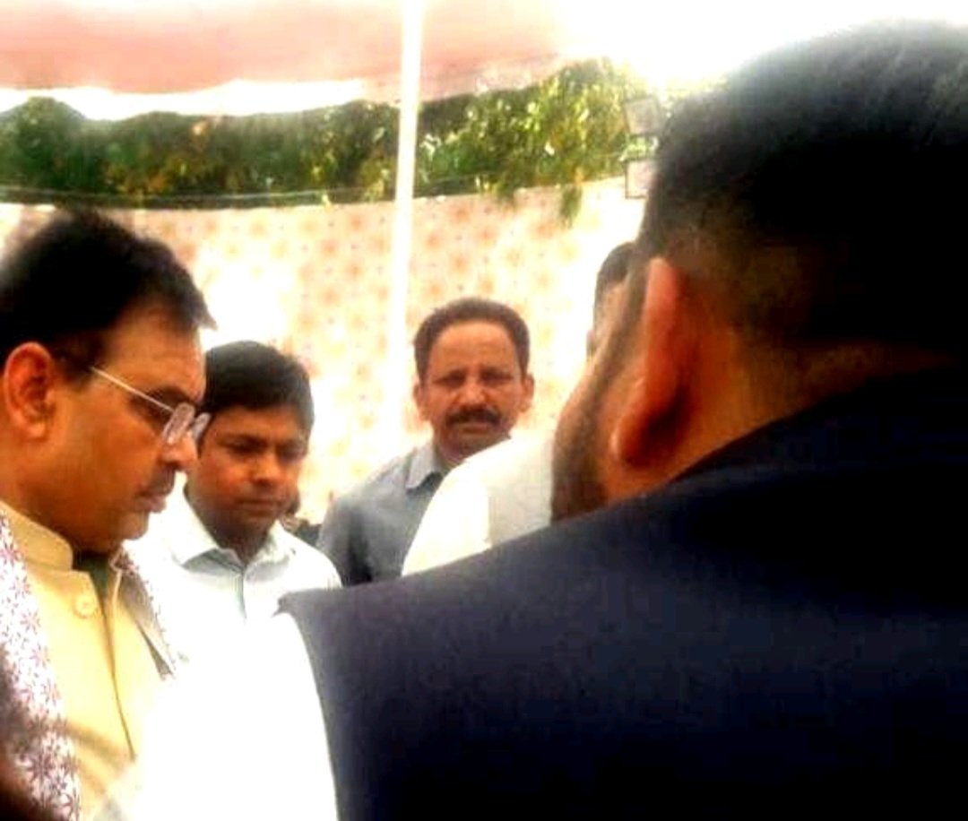 monucho70164278's tweet photo. आने वाली 28 अगस्त को राजस्थान सरकार की कैबिनेट की बैठक होगी ! ठेका प्रथा खत्म की मांग को गंभीरता से ले यही उम्मीद करते है ! #RLSDC_लागू_करो @RajCMO @KumariDiya https://t.co/MaMmaJ9Lrn