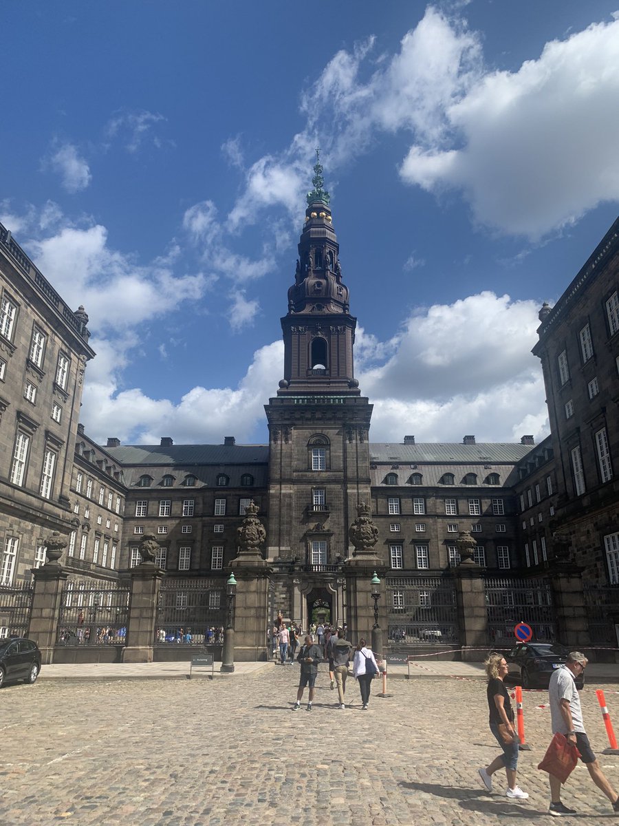 awalkafoot's tweet photo. New #walkingtour up on Youtube. Link in bio 🇩🇰😊 https://t.co/1sGf6WJI1b