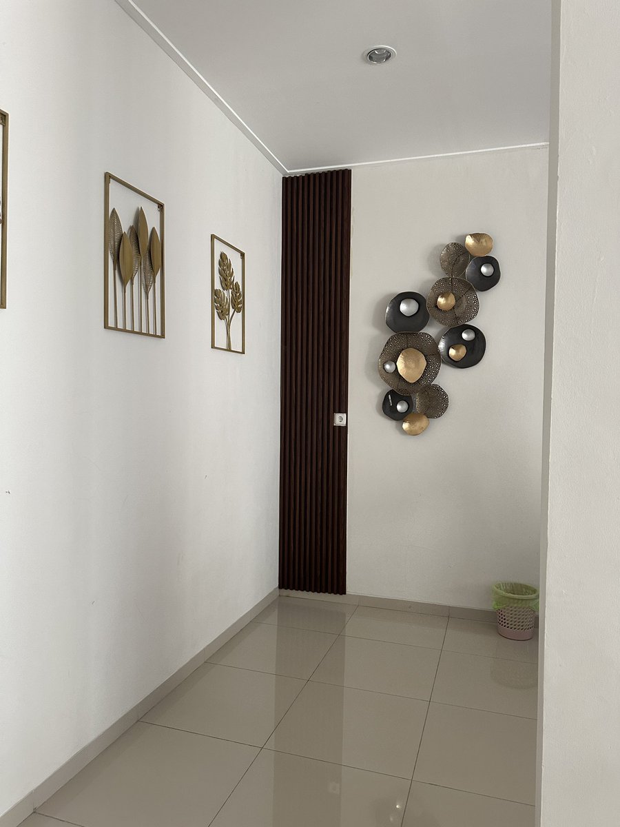 la_lalijah's tweet photo. Manifesting punya usaha penginapan biar bisa menghasilkan uang setiap hari terutama di masa tua🥺❤️

Aku sama temen-temen bahkan jadi terinspirasi punya rumah kaya villa yang kita jadiin tempat nginep selama liburan di Bandung🫶

Ada 3 kamar dan 2 kamar mandi, semuanya AESTHETIC! https://t.co/qoXexxBcKS