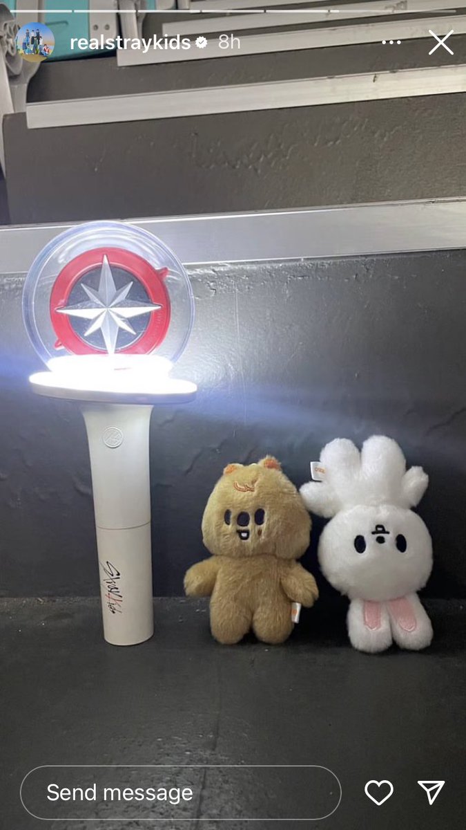 Cute lil’ date

#StrayKids #dominATE_SEOUL #minsung #leeknow #HAN