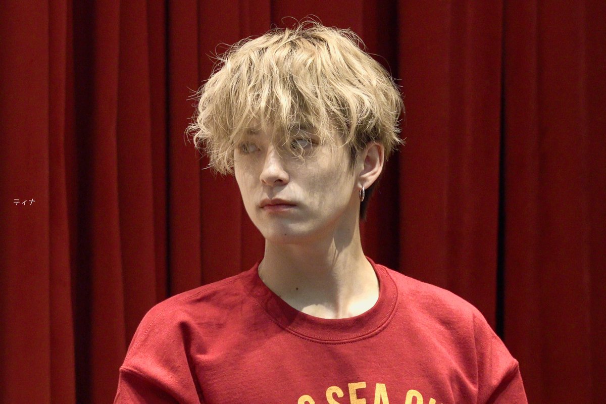 去年の今日これか~~~~~~~~~~めちゃくちゃ大学生ビジュアルで苦しいやつです~あ~~~~~~~~~~~~