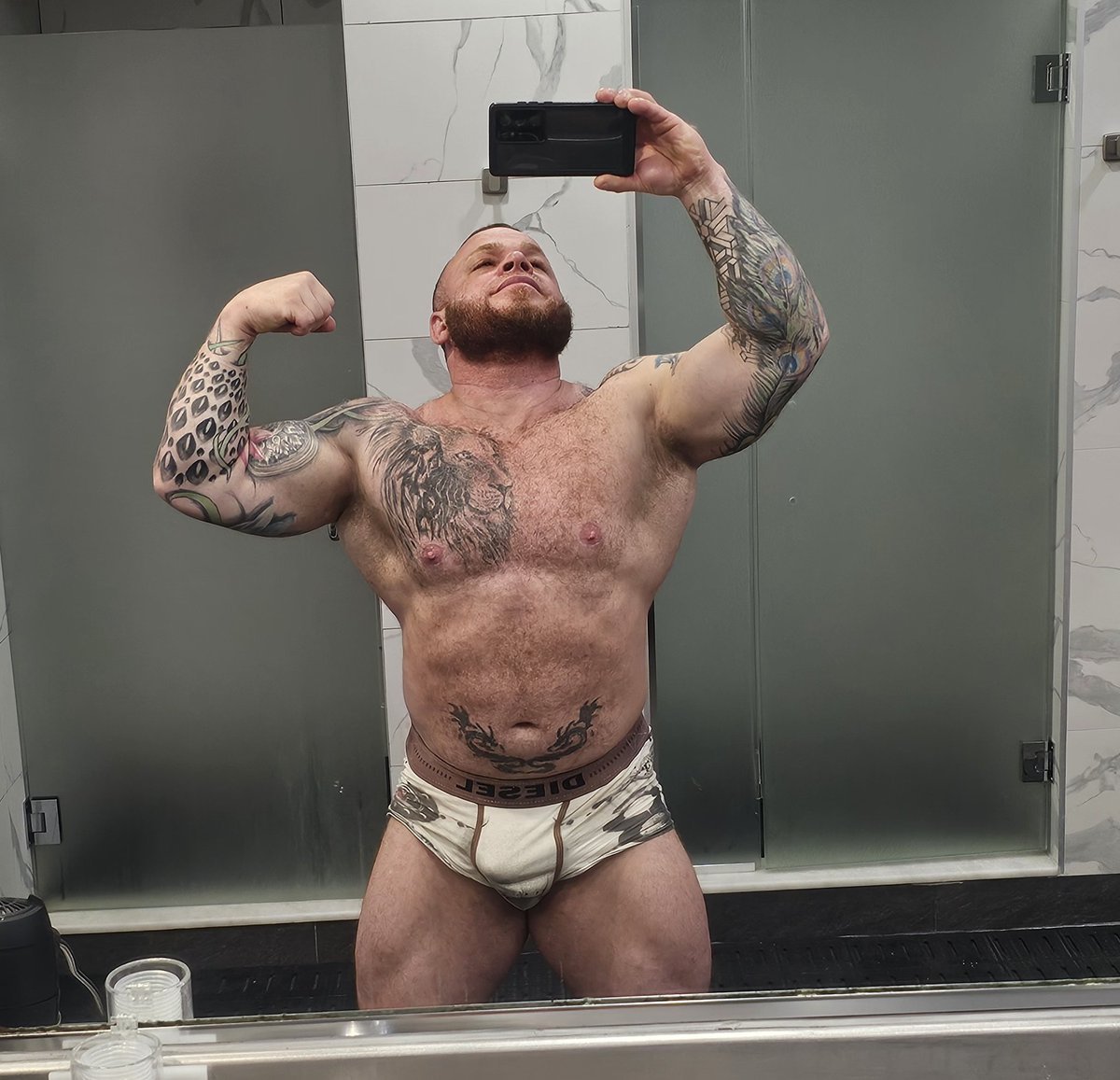🖤💪