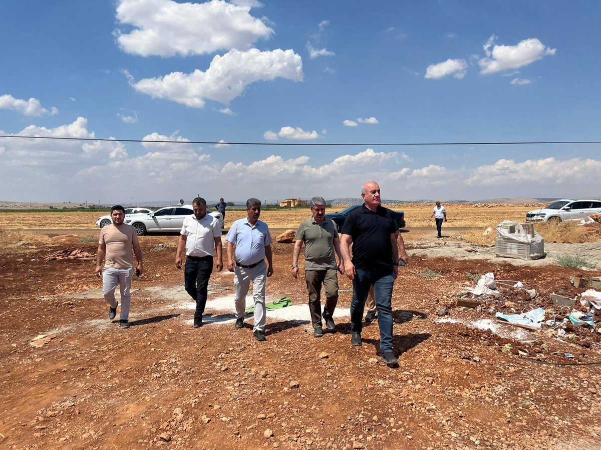 📍Besni/Yazıbeydilli köyü 

Besni Belediye Bşk, Adıyaman İl Özel İdare Genel Sekreterimiz ve İl Genel Meclis Üyelerimizle birikte Yazıbeydilli Köyümüzü ziyaret ettik. Yapımı hızla devam eden köy evleri inşaat alanını gezerek yürütülen çalışmalar hakkında bilgi aldık.
<a href="/Akparti/">AK Parti</a>
