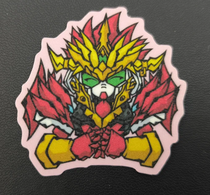 #おたクラブでつくったよ 孫権ガンダムアストレイのステッカー届きました!! 約5.5cm×5.5cmくらいでちょっと小さめです!可愛い!!!! 写真だと目立ちませんがキラキラしてます!