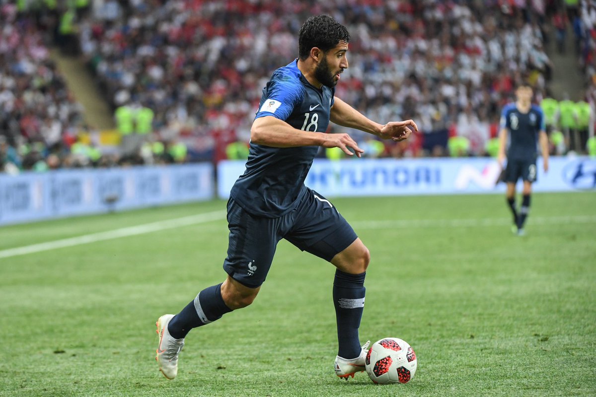 _BeFootball's tweet photo. Parlons français, qui est le meilleur numéro 10 tricolore depuis le départ de Zizou ? 🇫🇷🧐

▫️Samir Nasri
▫️Mathieu Valbuena 
▫️Dimitri Payet
▫️Nabil Fékir https://t.co/IqNcGkuHtr