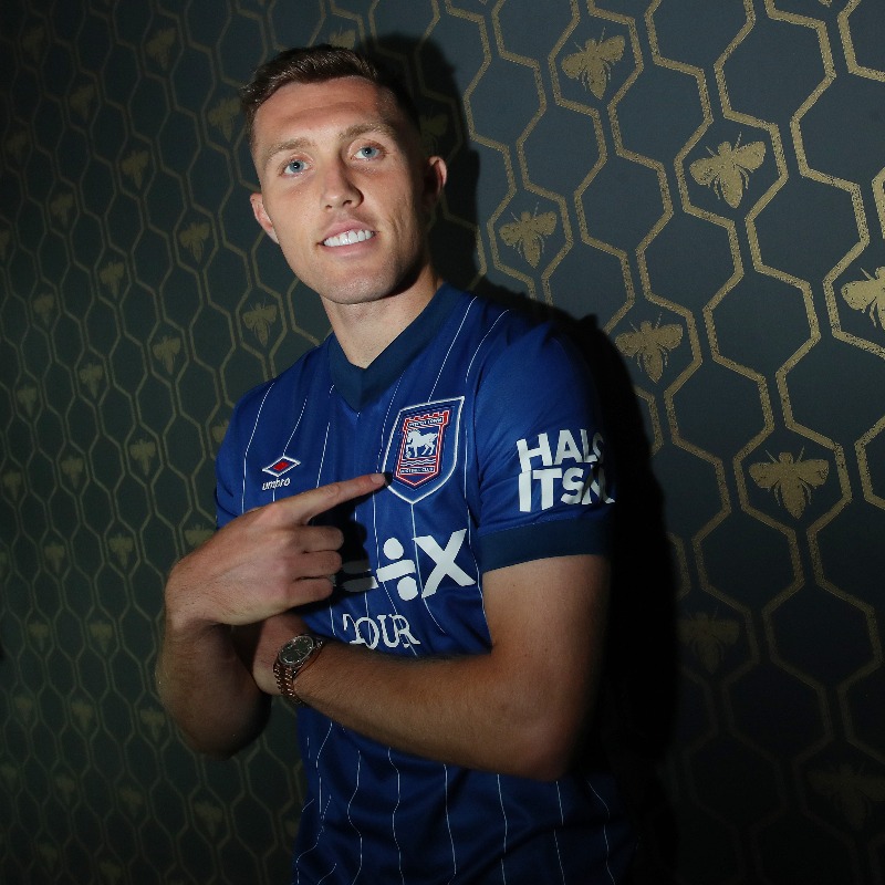 IpswichTown's tweet photo. A five-year deal for Dara O'Shea, who joins us for an undisclosed fee from Burnley! 📰⤵️