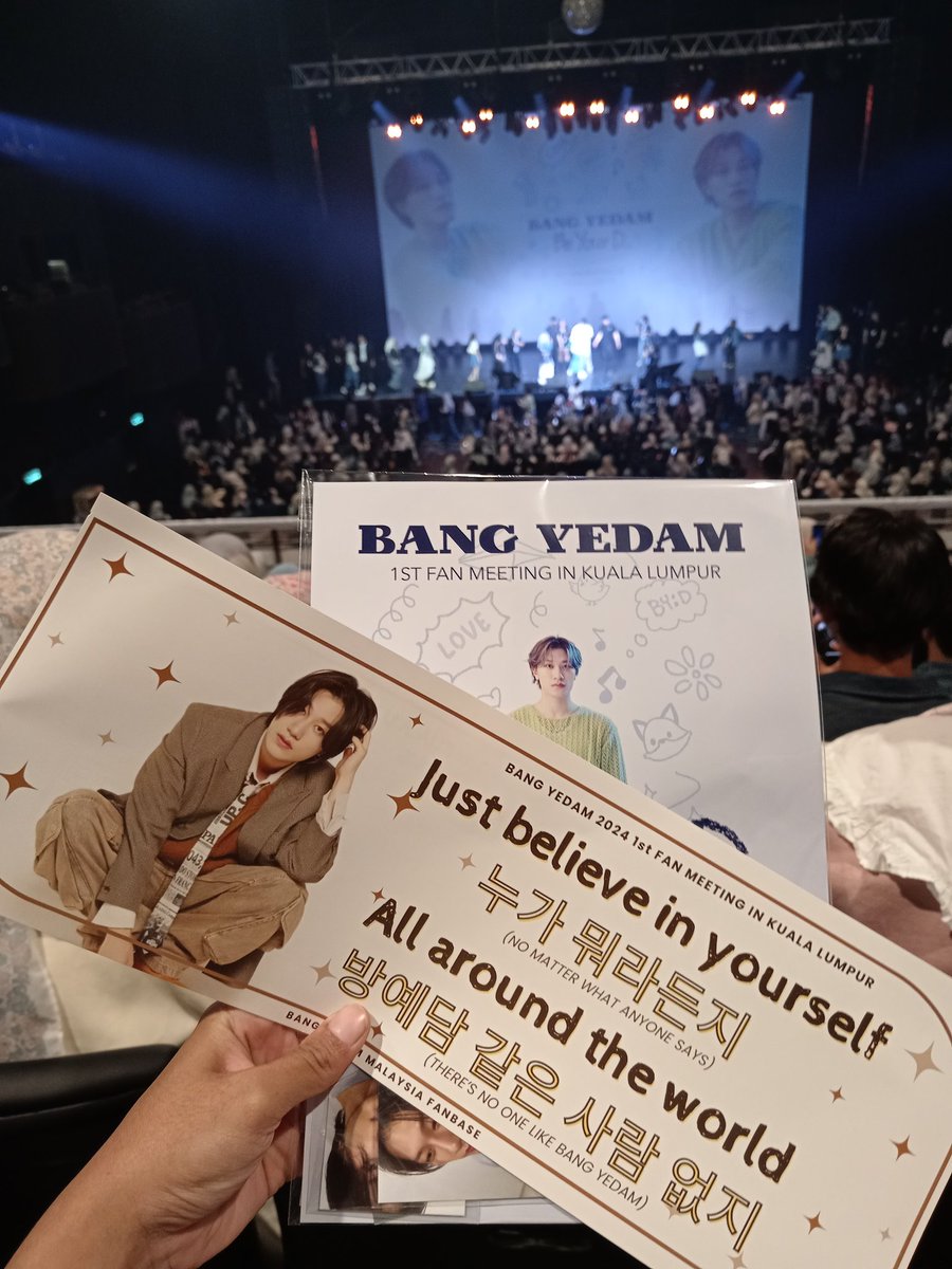 nursztreasure_'s tweet photo. minat yedam since 2022 darari era &amp; finally semalam dapat jumpa dia😭 
#BANGYEDAM1stFMinKL
#BANGYEDAMinKL 
#BANGYEDAMinMY https://t.co/uS7k2NANDr