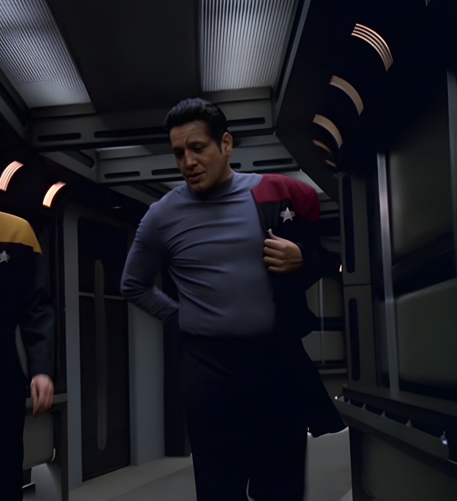 poisonisanart's tweet photo. i'm sorry but you weren’t born bisexual, you just watched Star Trek Voyager https://t.co/Xo7FwN0d8O