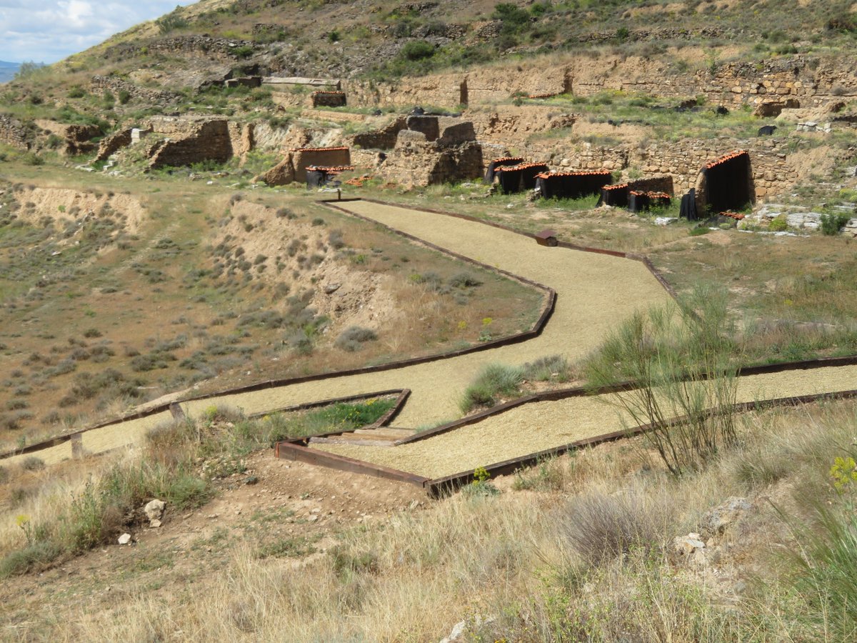 ipcepatrimonio's tweet photo. #IPCErestaura | ¡Visita la ciudad romana de Bílbilis en Calatayud! Este verano, gracias al trabajo del #IPCE, @AytoCalatayud y @GobAragon, el yacimiento cuenta con señalización, protección y rutas accesibles con paneles explicativos. ¡Más novedades pronto! https://t.co/WdHCiTp8Vs