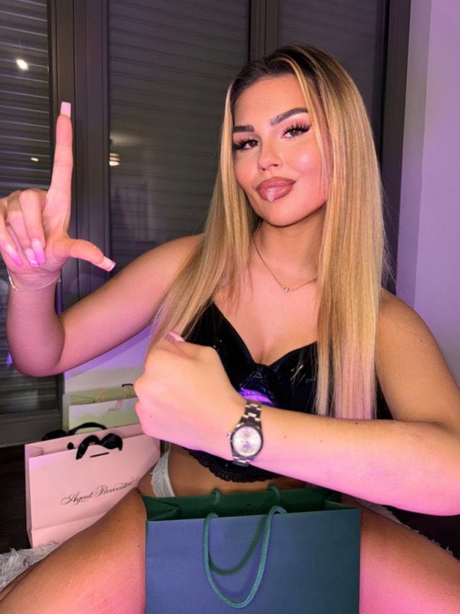 Ab jetzt ist für dich, trocken Brot und Wasser angesagt! 🐕😈
Denn die neue Rolex finanziert sich schließlich nicht von selbst! 😌🫰🏼