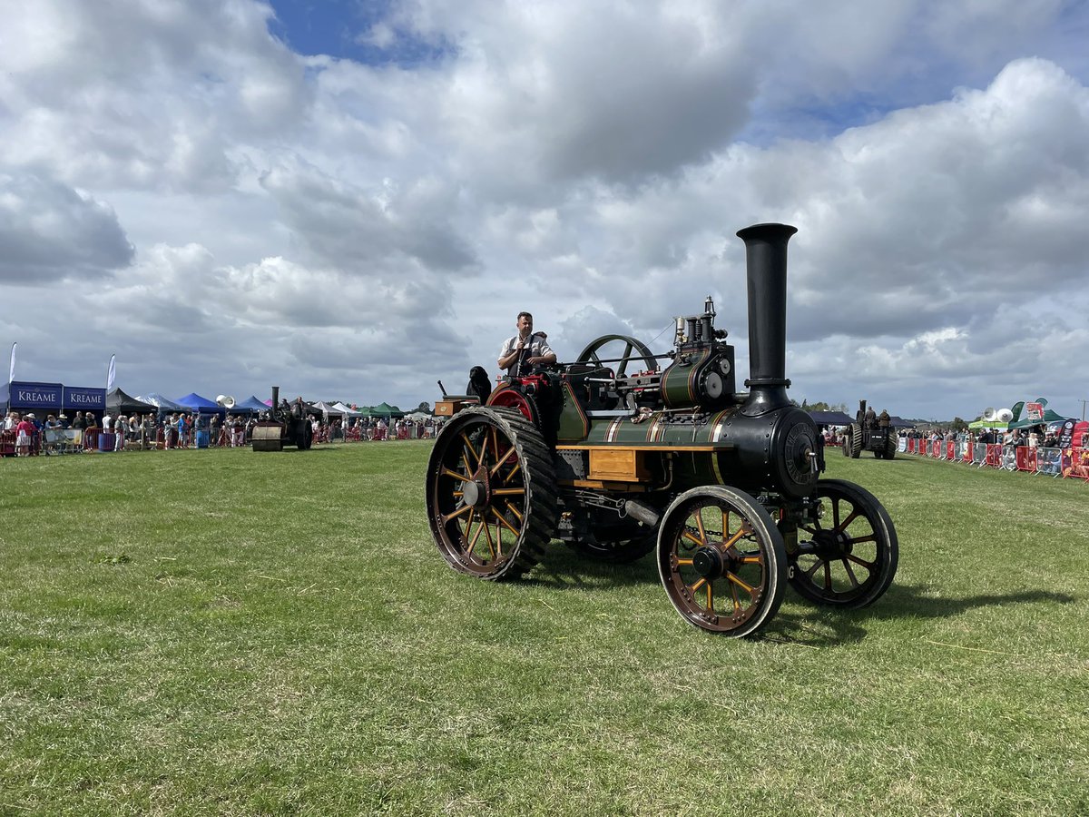 melvynprior's tweet photo. Lots going on in the main ring https://t.co/IK7ku0bEC3 https://t.co/UQfhEhGono