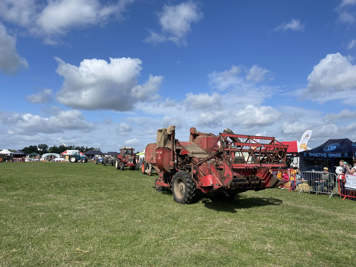 melvynprior's tweet photo. Lots going on in the main ring https://t.co/IK7ku0bEC3 https://t.co/UQfhEhGono