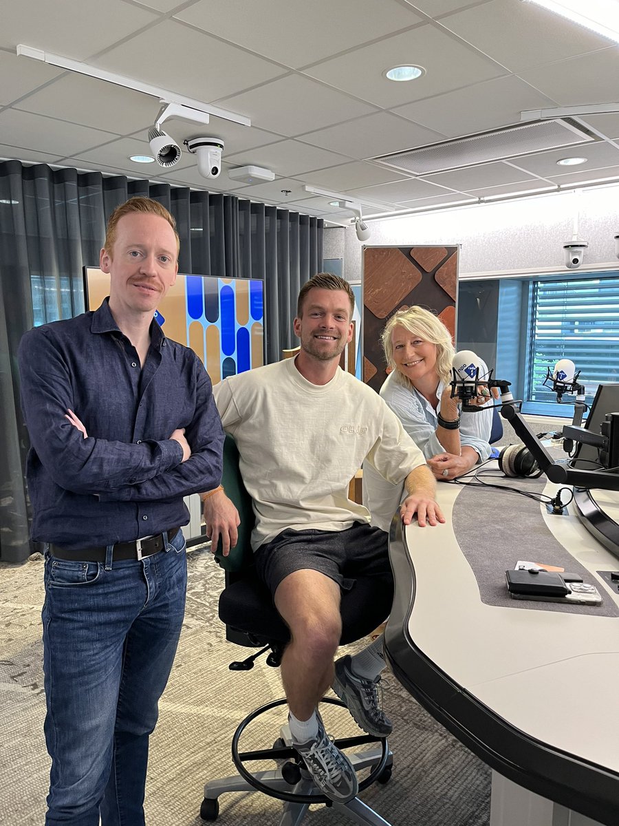 DePerstribune's tweet photo. Nu op De Perstribune: de (gouden) aanvoerder van de (gouden) hockeymannen: Thierry Brinkman. Luister mee op @NPORadio1 https://t.co/dgov2ktang