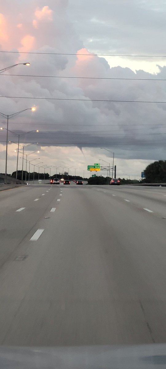 MundaneTraffic's tweet photo. Some more shots and video footage of the funnel cloud this morning in #BocaRaton. #southfl.  #weather #severeweather https://t.co/3ZptV6jMh4