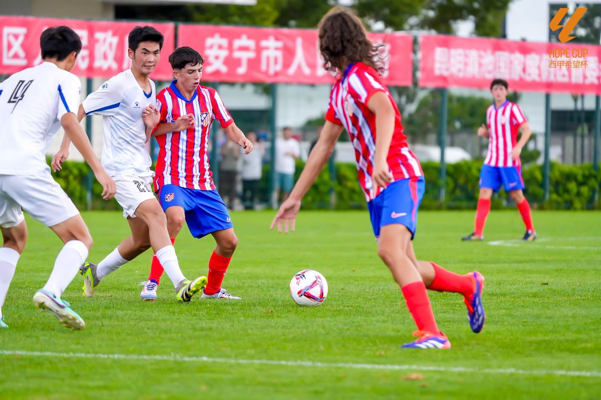 El Cadete A se estrenó en LaLiga Hope Cup con dos victorias en la fase de grupos 🙌

¡Seguimos! 🔴⚪️