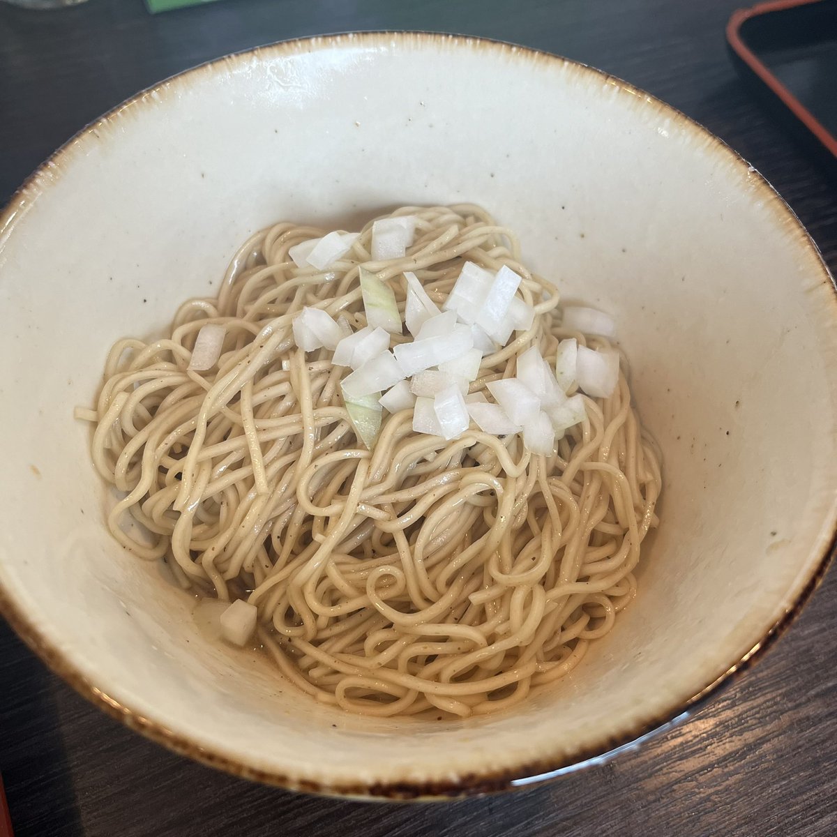 8780haru's tweet photo. 自家製太麺渡辺
魚粉味替玉(ニボ玉)
250円
#自家製太麺渡辺 https://t.co/x33QTQ7PBV