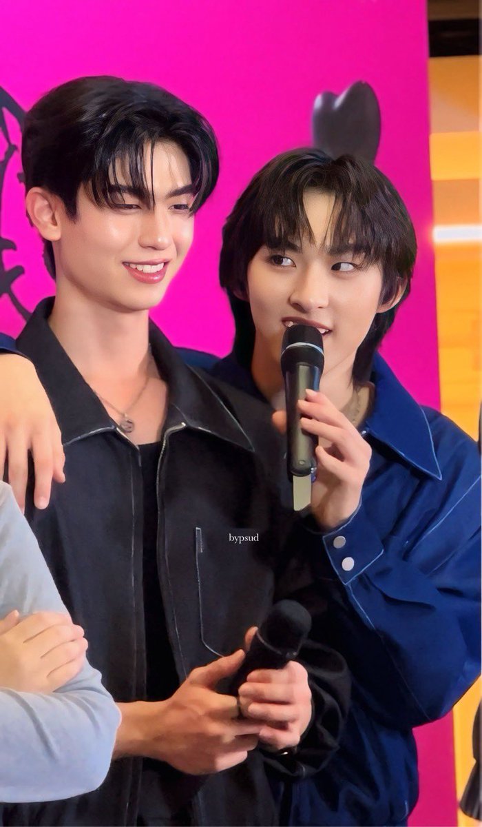 bypsud's tweet image. คนบางคน เปลี่ยนจากติดวีนเป็นติดเธอแทนแล้วแหละ เกิดอะไรขึ้นกับใจน้องก้องม่ายรุ😳ㅠㅠㅠㅠㅠㅠㅠㅠㅠㅠㅠㅠㅠㅠ  ทิ้งตัว ทิ้งแขน เป็นจับ เป็นเกาะพี่เค้าทั้งงาน เอาใจไปให้พี่เค้าหมดแล้วยังนั่น &amp;gt;////&amp;lt; 

 #โทมัสก้อง #thomaskong  
#DevyXthomaskong