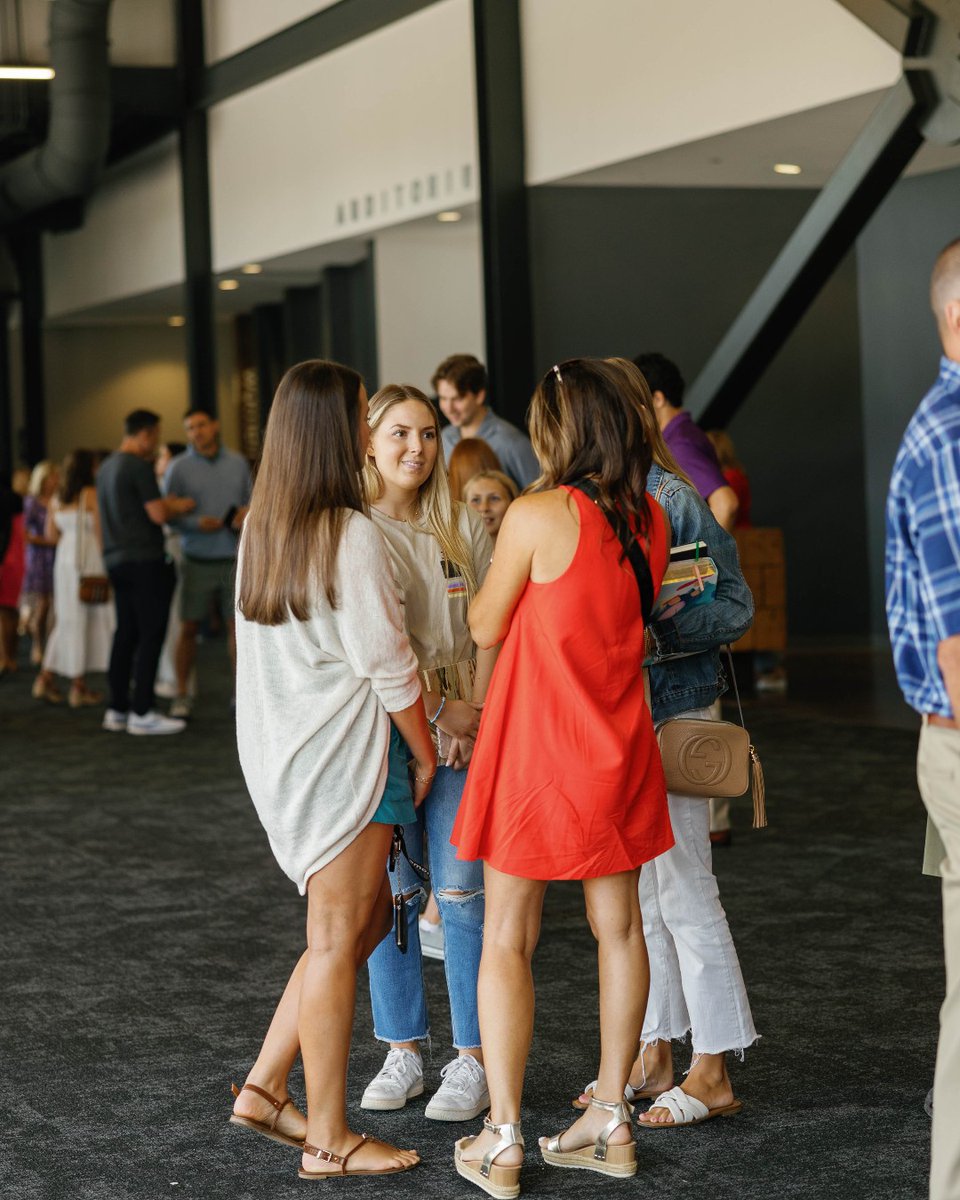 athenschurch's tweet photo. Good morning, Classic City ☀️
See you soon for
🎶 Worship with Kaycee, Steve, Traci, and Gabby
🌀 Part 3 of #SeasonsOfChange with Josh
🎉 Baptisms
We can’t wait to see you ❤️ https://t.co/Q8dq8ZZMZl