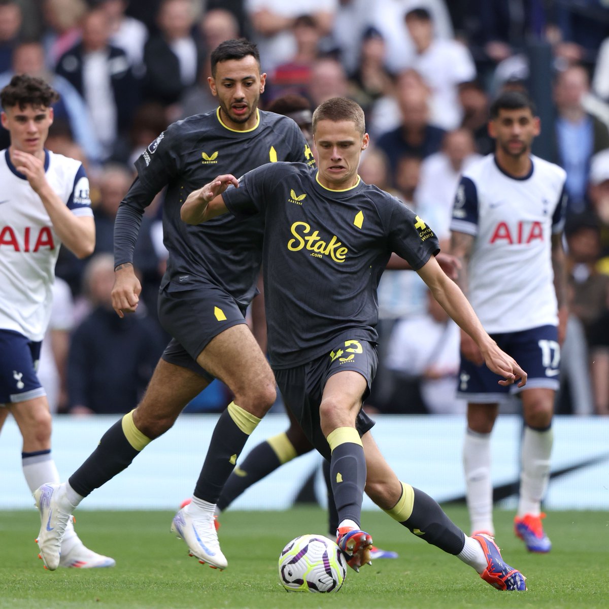 Everton Academy (@evertonacademy) on Twitter photo ๐ต Roman Dixon
๐ต Harrison Armstrong
Congratulations on your <a href="/premierleague/">Premier League</a> debuts, lads. ๐ ๐ต Roman Dixon
๐ต Harrison Armstrong
Congratulations on your <a href="/premierleague/">Premier League</a> debuts, lads. ๐