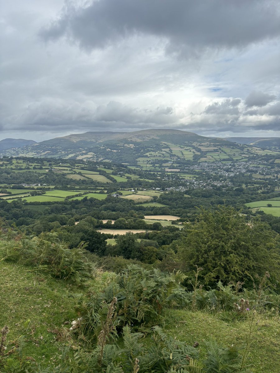 david48438614's tweet photo. Local ride on MB this morning, views overlooking Crickhowell and the Brecon Beacons https://t.co/LG43Un4ylw
