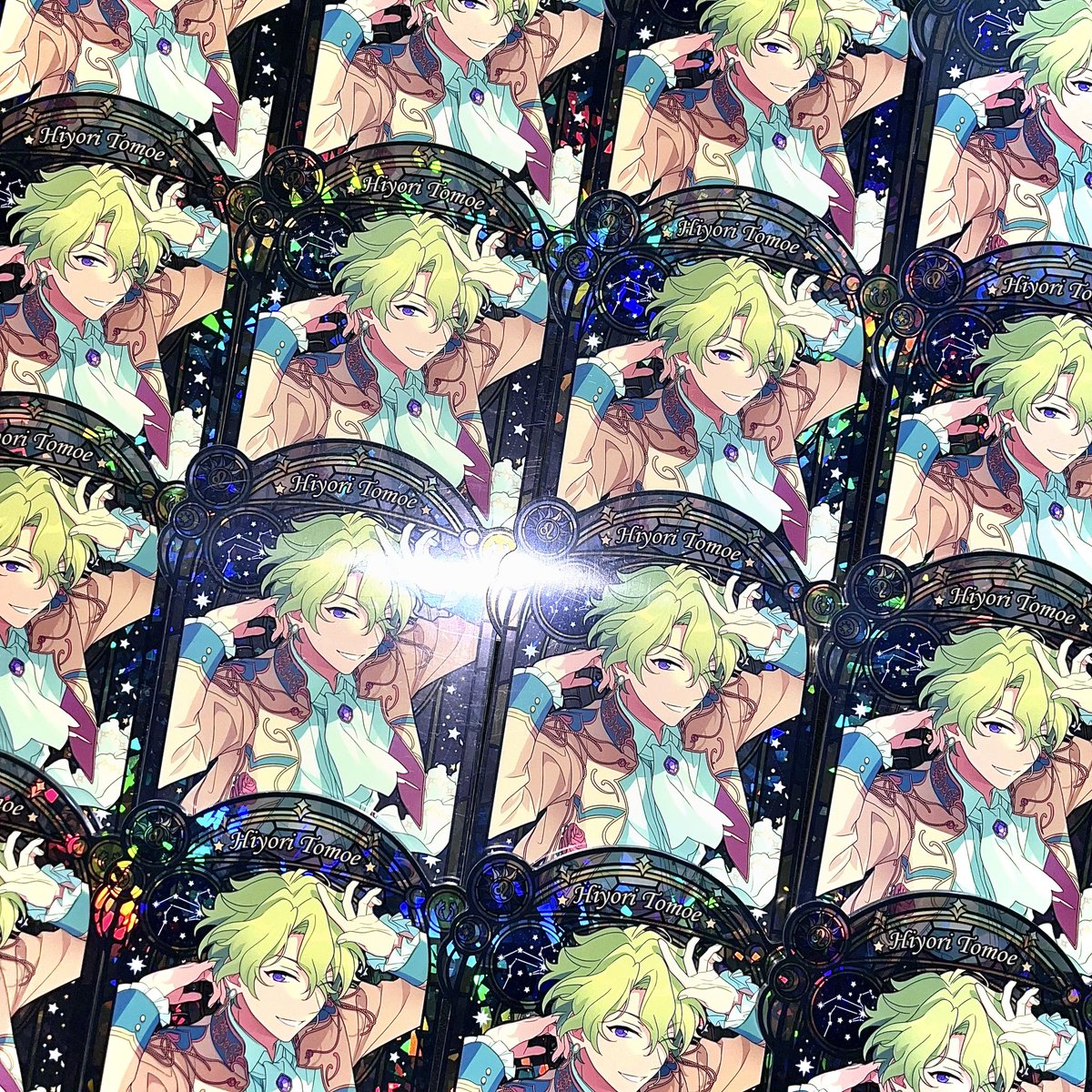 ⠀ ⠀     ⣀⣤⣤⣤⡀⣀⣤⣤⣤⣀ ⠀⠀
⠀⠀   ⣼⠋ ⠀⠀ ⠹⠋ ⠀⠀⠀⠙⣧
⠀⠀   ⣿ ⠀⠀⠀⠀⠀⠀⠀⠀⠀  ⣿
⣠⠶⠛⠻⣷⠞⠛⢶⡄ ⠀⠀⠀⠀⣼⠃
⣿ ⠀⠀⠀⠀⠀ ⠀⣿ ⠀⠀ ⣠⠞⠁
⠘⣧ ⠀⠀⠀⠀⠀⡼⣧⣴⠞
⠀⠈⠻⣦⣀⡴⠟⠁ ⠀⠀⠀⠀⠀
 ⠀⠀⠀ ⠉   キミだけの色を放ち 輝くのさ