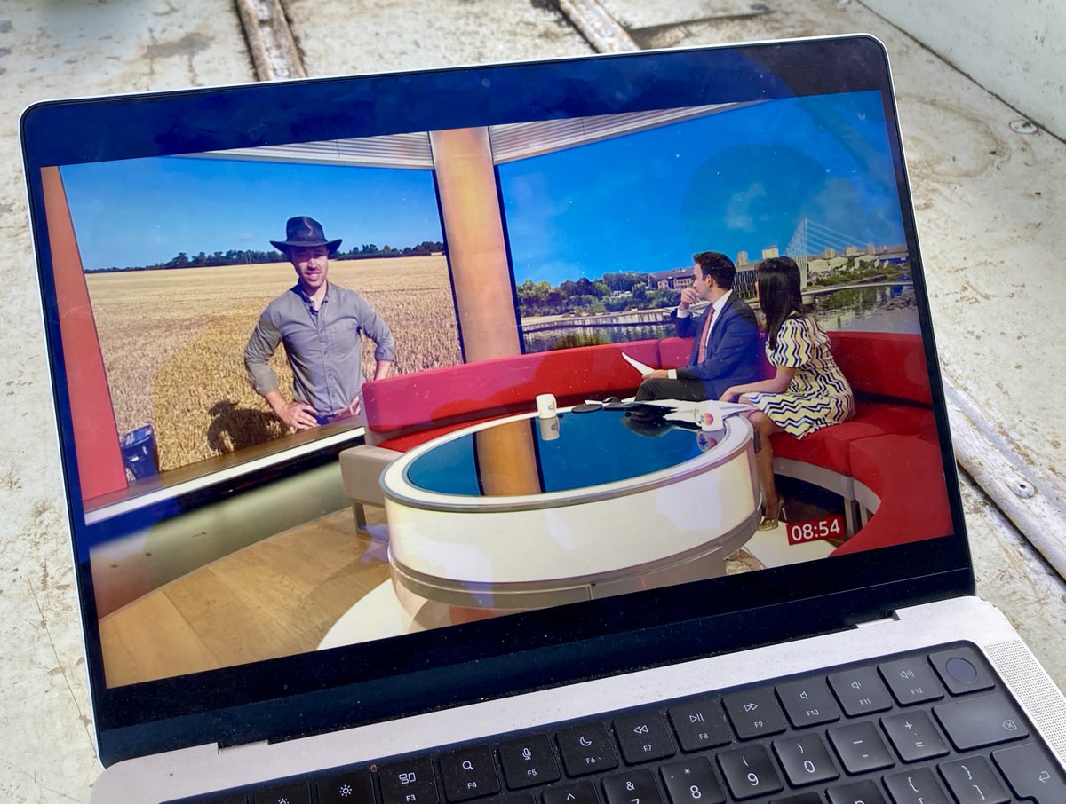 Outside Broadcasts don't come much more slimline than this... Live today for <a href="/BBCBreakfast/">BBC Breakfast</a> with LU Smart app, iPhone12 Pro and a 5G dongle #MOJO #bbcnews #Helminghamhoard