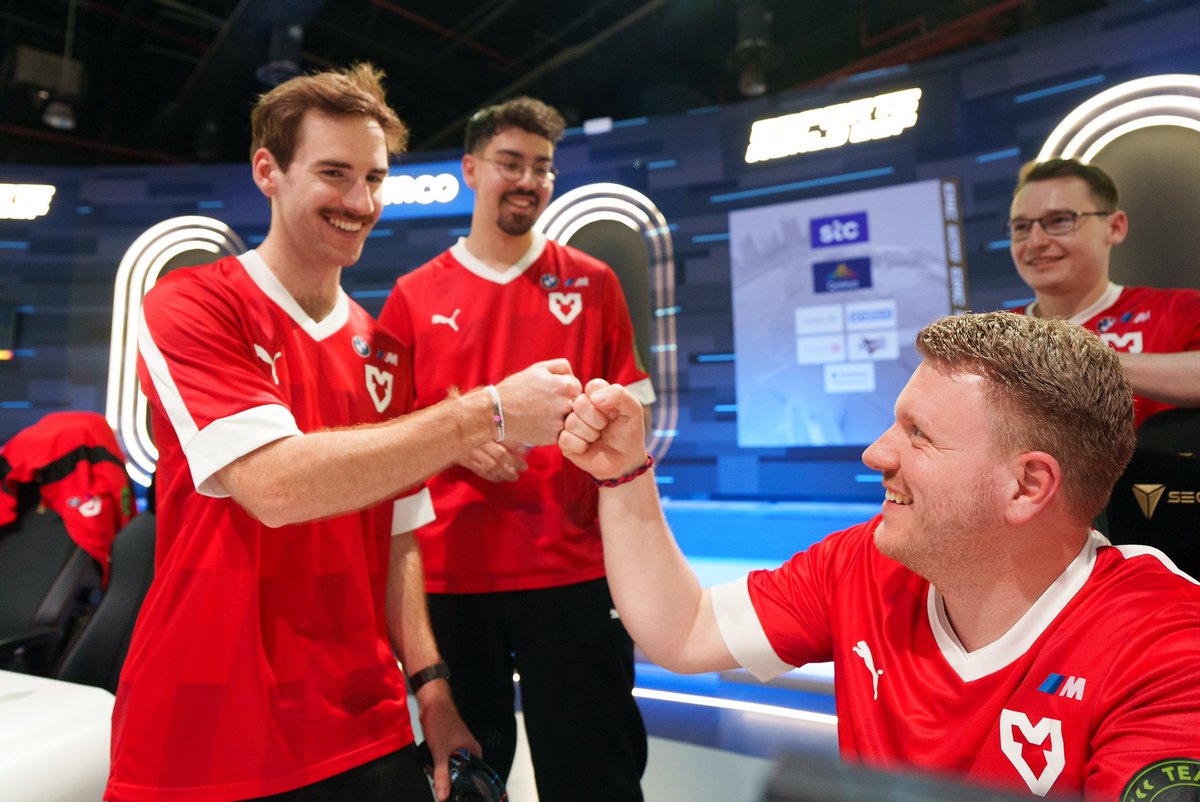 MOUZ tweet media