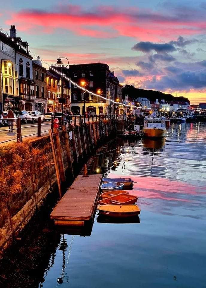 martybuk's tweet photo. @BraydenCreation sundown in whitby https://t.co/OLoNJlMScr