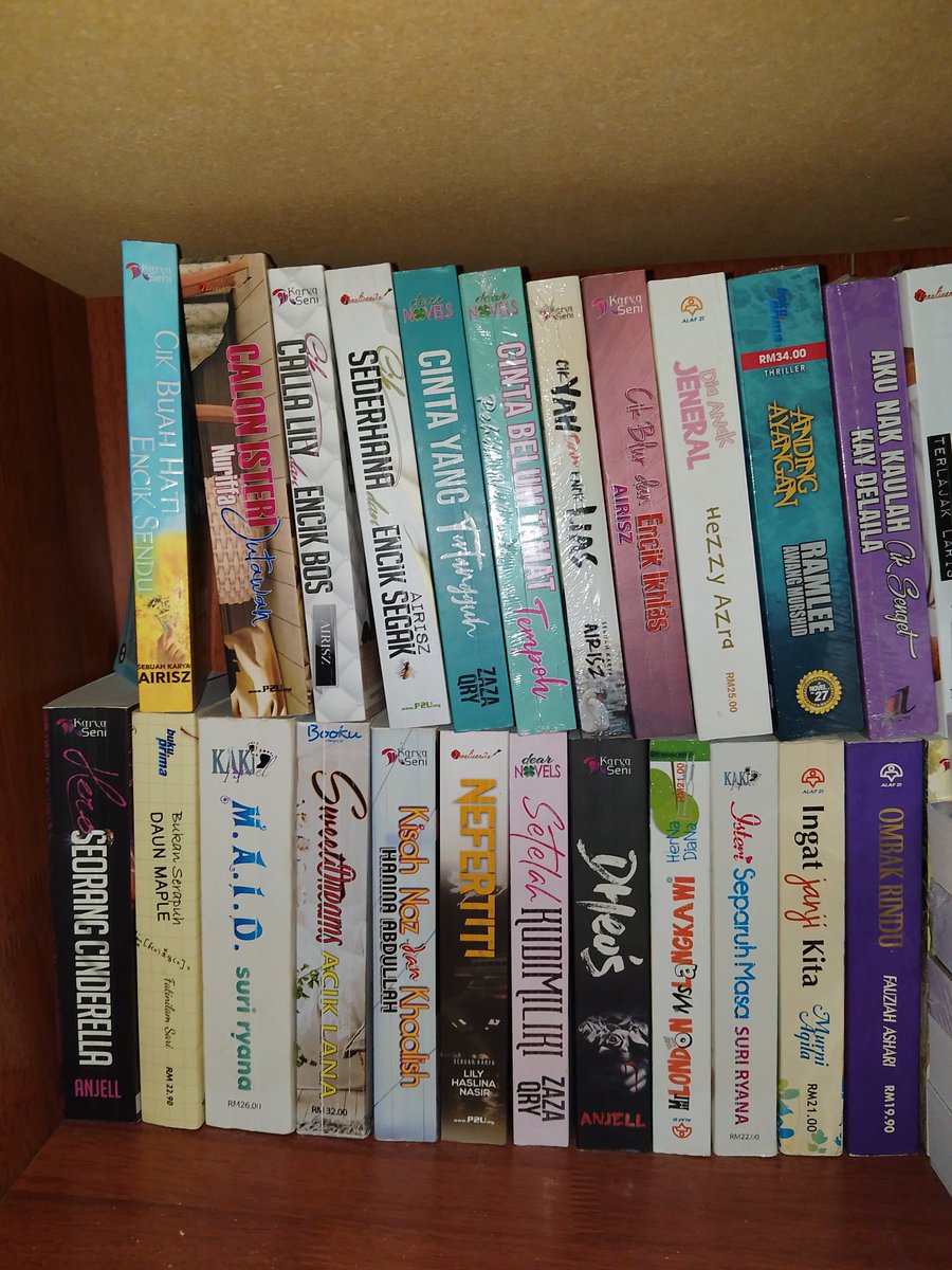 HanaHud's tweet photo. Hello! Please help RT heheh ‼️

I'm selling these novels for RM5 only each! All are in good conditions but if you want to have a closer look, can DM me okay 👍 https://t.co/cWkO4F5NvL