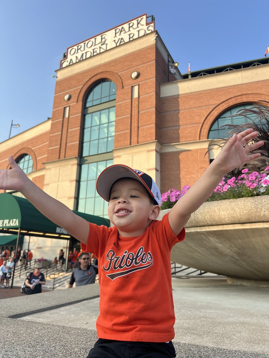 Senator Antonio Hayes tweet media