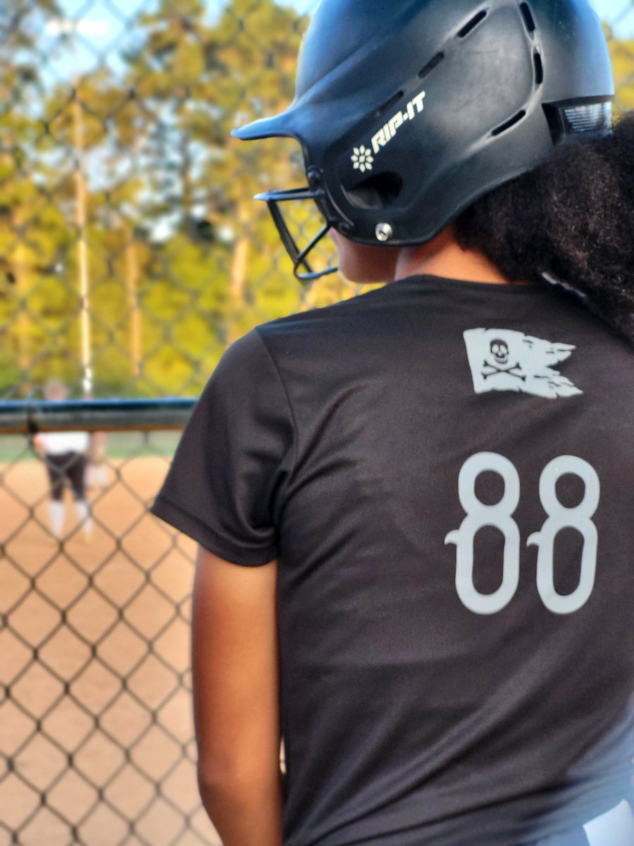 TMT7321's tweet photo. Great day for the @PRLadyPirates 
@camille_miller8 

#softball #topguntournamnet #softballtournament #prladypirates https://t.co/7eBszsKAc6