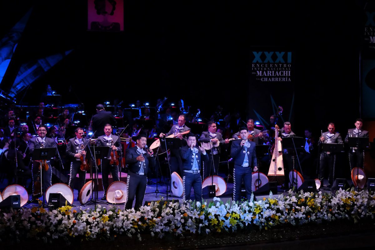 Hoy, como parte del <a href="/EncMariachi/">Encuentro Mariachi</a>, la <a href="/FilarmonicaJal/">@FilarmonicadeJalisco</a> ofrecerá una gala gratuita a las 6 de la tarde en el Paseo Alcalde. No te lo pierdas.

Además de las tradicionales Galas de Mariachi en el Teatro Degollado, hay mucho más por disfrutar en este encuentro que tanto habla de la