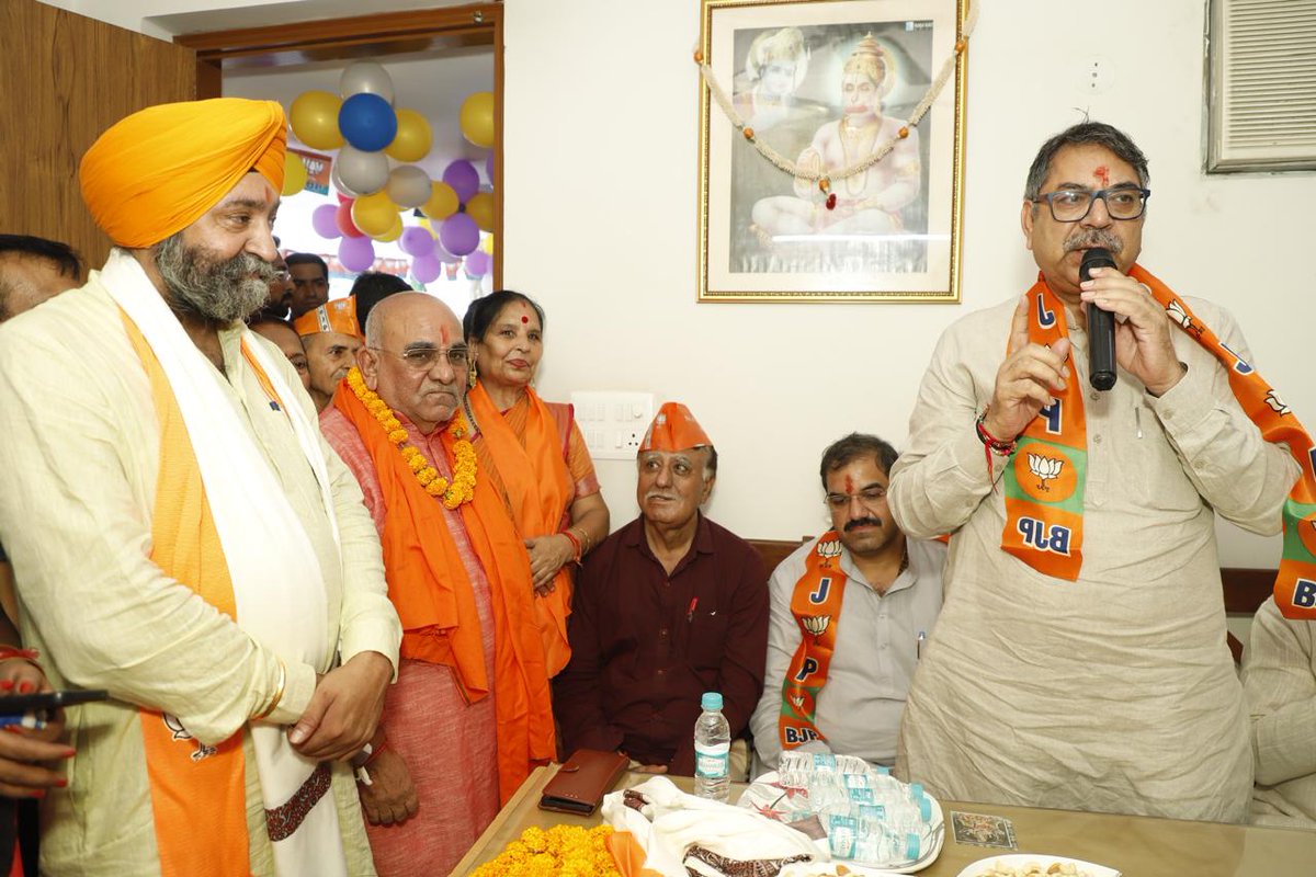 Ajay Gaur(मोदी का परिवार) tweet media