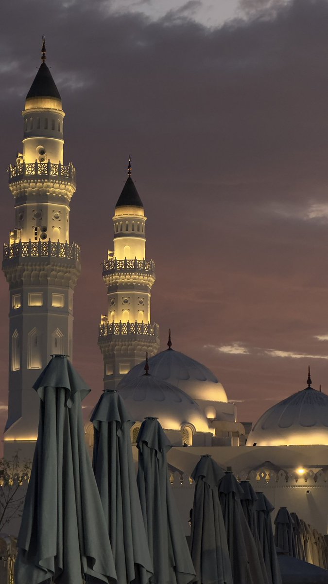 arab11__'s tweet photo. Prophet's Mosque, Medina 🖤 https://t.co/twVICNpSKr
