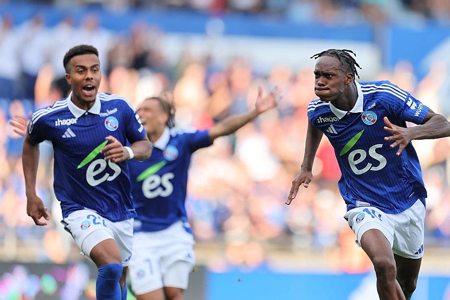 L’Alsace Sports (@lalsacesports) on Twitter photo 4 occasions, 3 buts, 3 points. Allez, encore bon dimanche à tous ⚽️🥨🔥💙🤍
RACING 3⃣ - Rennes 1⃣ #RCSASRFC
<a href="/RCSA/">Racing Club de Strasbourg Alsace</a> <a href="/PlaneteRacing/">Planète Racing</a> <a href="/RCSA_English/">Racing Club de Strasbourg Alsace English</a> <a href="/Ligue1/">Ligue 1 McDonald's</a> <a href="/Ligue1_ENG/">Ligue 1 English</a> <a href="/fsrcs/">Fédération Supporters RCS</a> <a href="/racingstub/">racingstub.com</a> <a href="/ChelseaFrance/">Chelsea FR</a> <a href="/ChelseaFranceFc/">Chelsea France Officiel Supporters Club ⭐⭐</a> <a href="/100B_Chelsea/">100% Blues</a> 4 occasions, 3 buts, 3 points. Allez, encore bon dimanche à tous ⚽️🥨🔥💙🤍
RACING 3⃣ - Rennes 1⃣ #RCSASRFC
<a href="/RCSA/">Racing Club de Strasbourg Alsace</a> <a href="/PlaneteRacing/">Planète Racing</a> <a href="/RCSA_English/">Racing Club de Strasbourg Alsace English</a> <a href="/Ligue1/">Ligue 1 McDonald's</a> <a href="/Ligue1_ENG/">Ligue 1 English</a> <a href="/fsrcs/">Fédération Supporters RCS</a> <a href="/racingstub/">racingstub.com</a> <a href="/ChelseaFrance/">Chelsea FR</a> <a href="/ChelseaFranceFc/">Chelsea France Officiel Supporters Club ⭐⭐</a> <a href="/100B_Chelsea/">100% Blues</a>