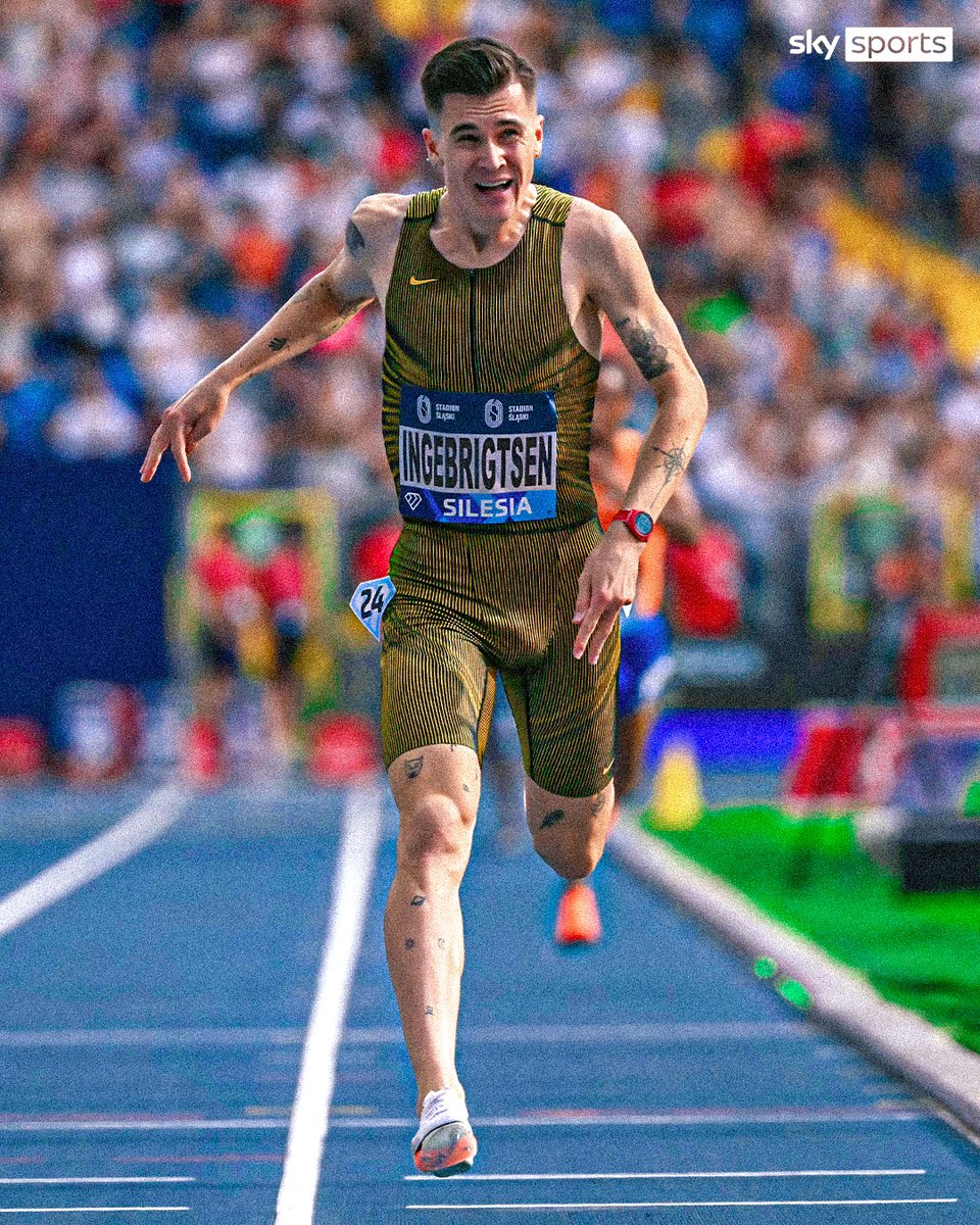 SkySportsNews's tweet photo. WORLD RECORD! 🥇

Jakob Ingebrigtsen has run the 3000m in 7:17.55, smashing the previous record of 7:20.67 set by Kenya's Daniel Komen in 1996 🤯 https://t.co/zfQ0dCY5KU