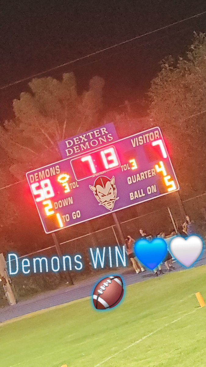 izzy_gloria1's tweet image. Demons with the &quot;WIN&quot; 🔥💙🤍🏈 These boys in BLUE are grinding 💪 
#LeaveItAllOnTheField  #RefuseToLose #OneHeartBeat #ItsAllAboutOurTeam #FridayNightLights