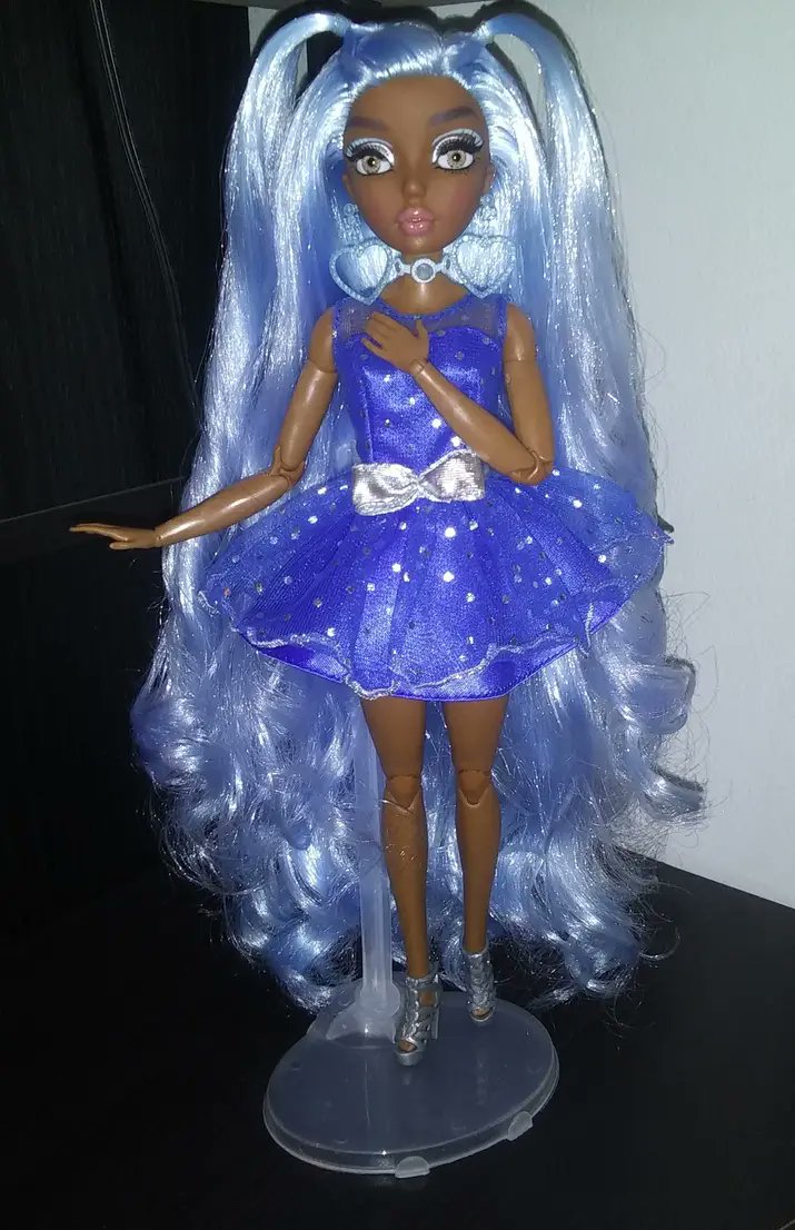 AprilH35749's tweet image. The 1st Mermaze I played Ursula with and I still love her. 💙 #dolltwt #mermaze