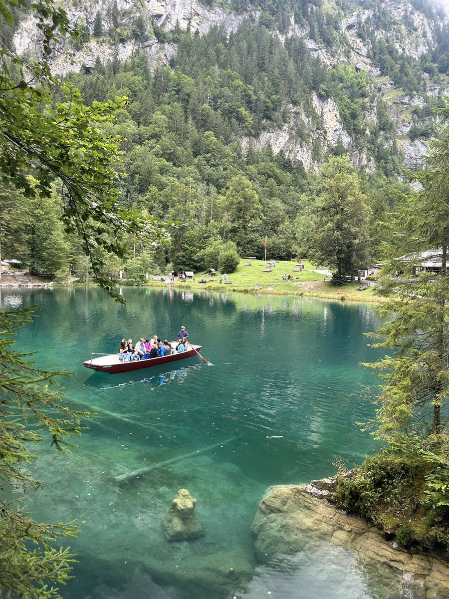 CarteneChloe's tweet photo. blausee 🇨🇭 https://t.co/26YR6ol9o0