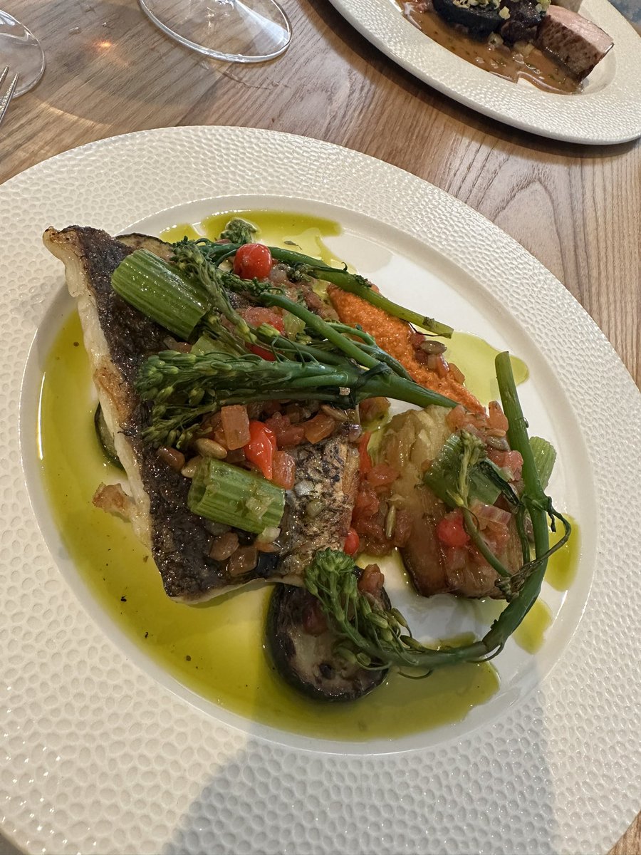 Jo_Jo_Will's tweet image. Stunning food @ChefsTableCH1 such a perfect 25th wedding anniversary with @JohnWumz