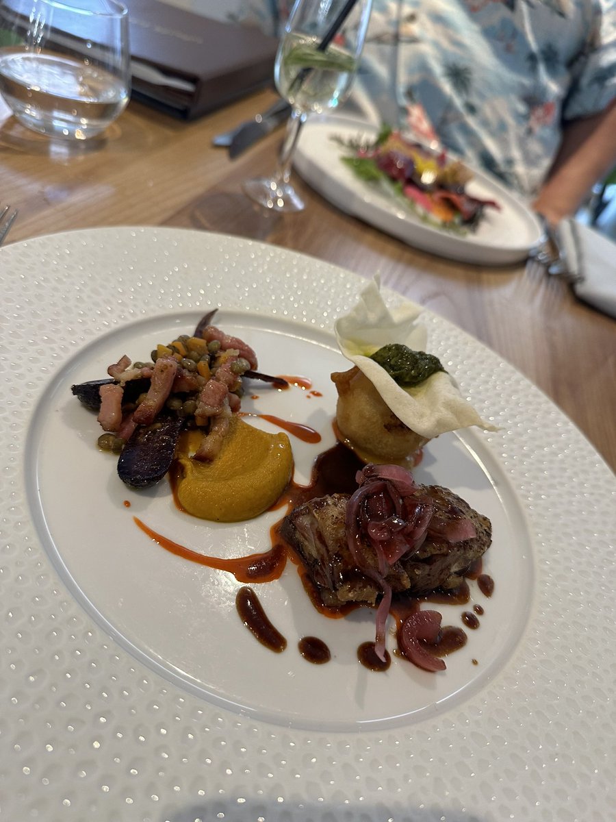 Jo_Jo_Will's tweet image. Stunning food @ChefsTableCH1 such a perfect 25th wedding anniversary with @JohnWumz