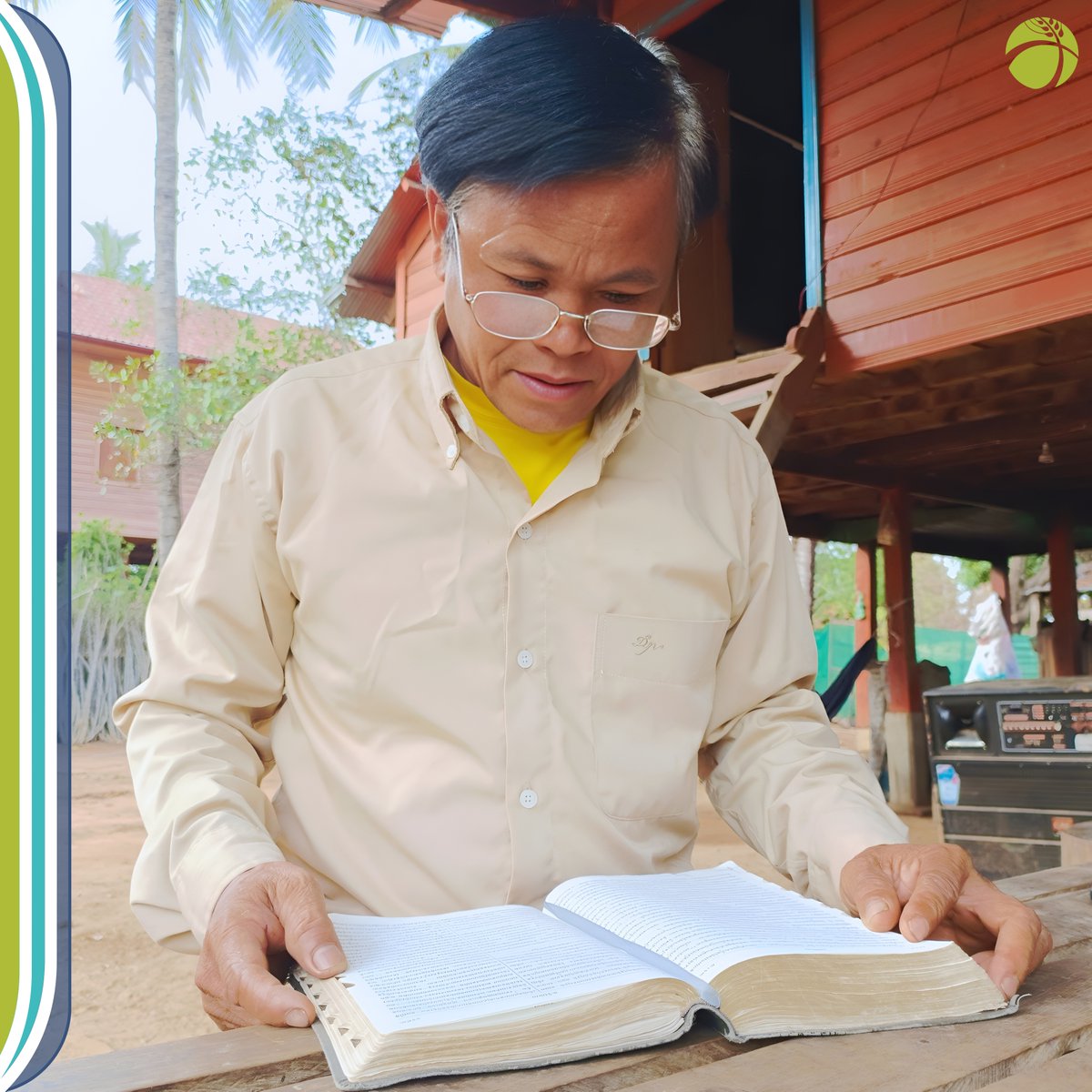 CambodiaFh's tweet image. Discover how Mr. Oeun overcame alcoholism, addressed family neglect &amp;amp; navigated financial difficulties to cultivate greater empathy &amp;amp; connect with his community through his quote available at this link: fhcambodia.org/2024/08/26/loo…

#BehaviorChanges #FlourishingCommunities #FHCambodia